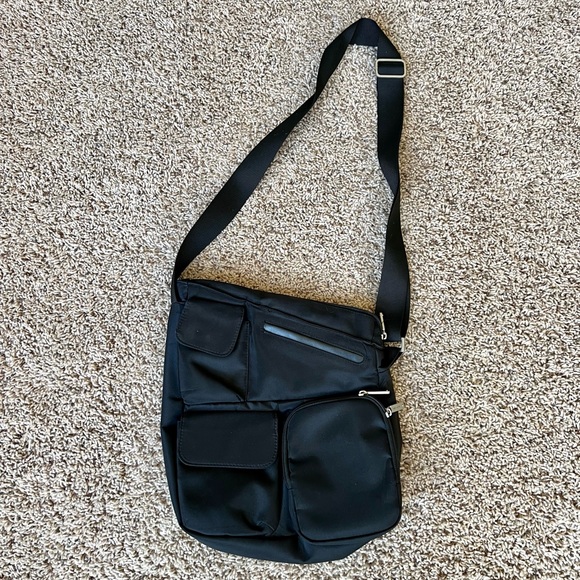 Travelon Black Nylon large crossbody bag - Picture 2 of 4